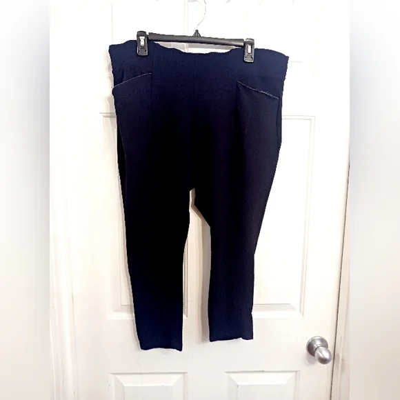 Soho Lady Black Capris Leggings Size 3X - Picture 2 of 2